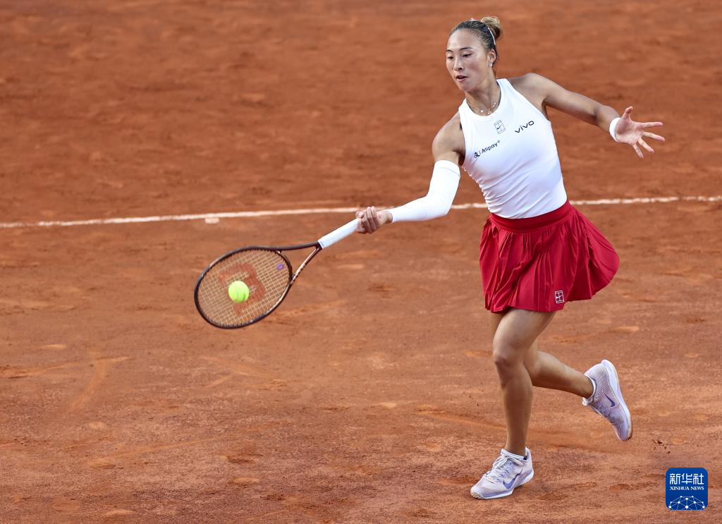WTA1000罗马站：郑钦文晋级八强