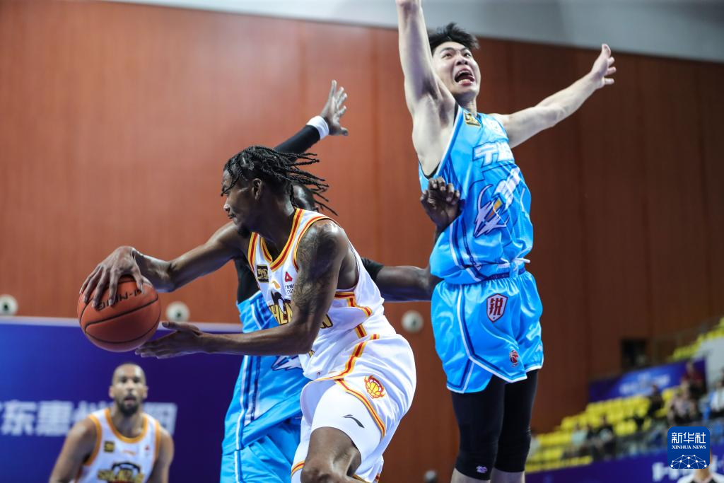 CBA俱乐部杯赛：深圳马可波罗胜宁波町渥