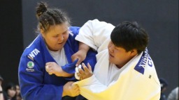 柔道亚锦赛：中国选手包揽女子78公斤以上级冠亚军