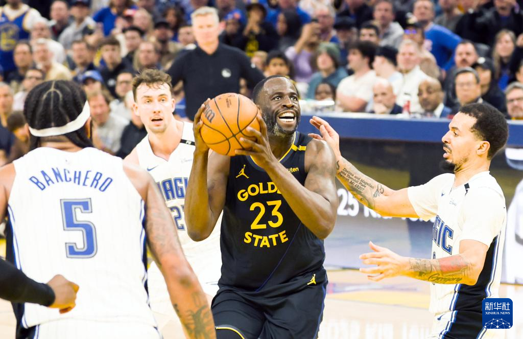 NBA常规赛：勇士胜魔术