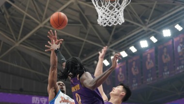 CBA常规赛：北京控股不敌新疆伊力特