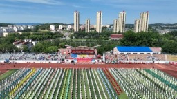舞韵飞扬迎全民健身日 全国舞者齐聚黑龙江鹤岗竞技