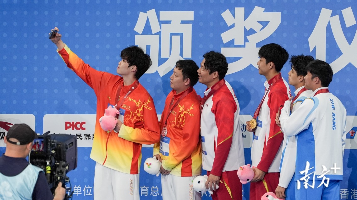 游泳首枚金牌，花落张展硕！_fororder_2dae071e77