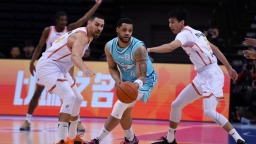 CBA常规赛：深圳马可波罗胜青岛崂山啤酒