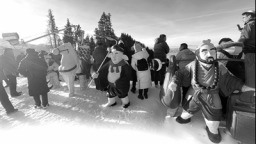 搜索热度“涨”起来 冰雪旅游消费“燃”起来