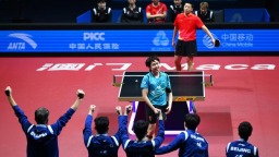 32年终圆梦 北京队战胜上海队夺得乒乓球男团冠军