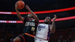 CBA常规赛：深圳马可波罗胜天津先行者