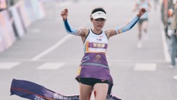 张德顺刷新中国女子10公里路跑最好成绩