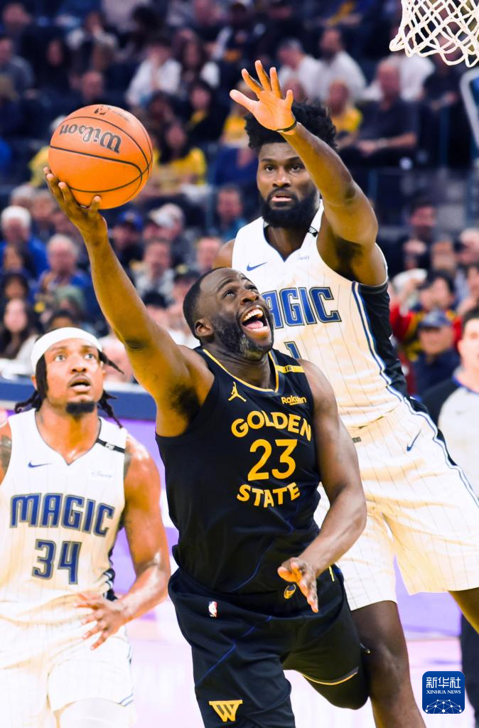NBA常规赛：勇士胜魔术