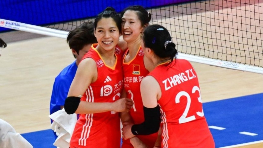 成军四个月，新一届中国女排迎来年度“大考”