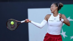 郑钦文晋级WTA1000罗马站女单八强 将战萨巴伦卡