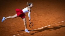 郑钦文不敌高芙 无缘WTA1000罗马站女单决赛