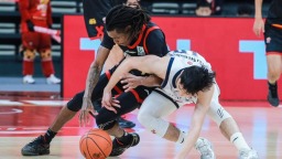 CBA常规赛：山东高速胜深圳马可波罗