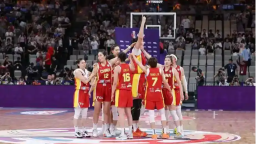 中国女篮主教练宫鲁鸣：对标一流强队 坚持“三全”方针