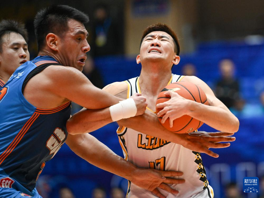 CBA常规赛：四川丰谷酒业不敌浙江方兴渡