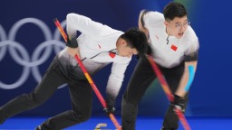 冬奥会冰壶——男子循环赛：中国队不敌瑞士队