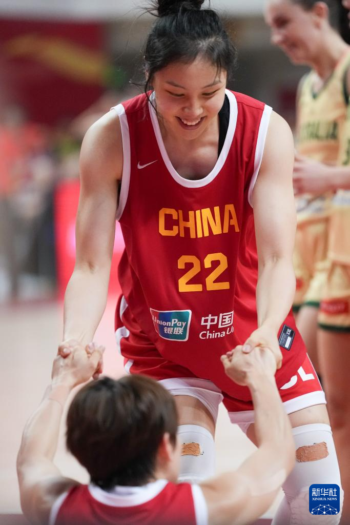 女篮热身赛：中国队胜澳大利亚队