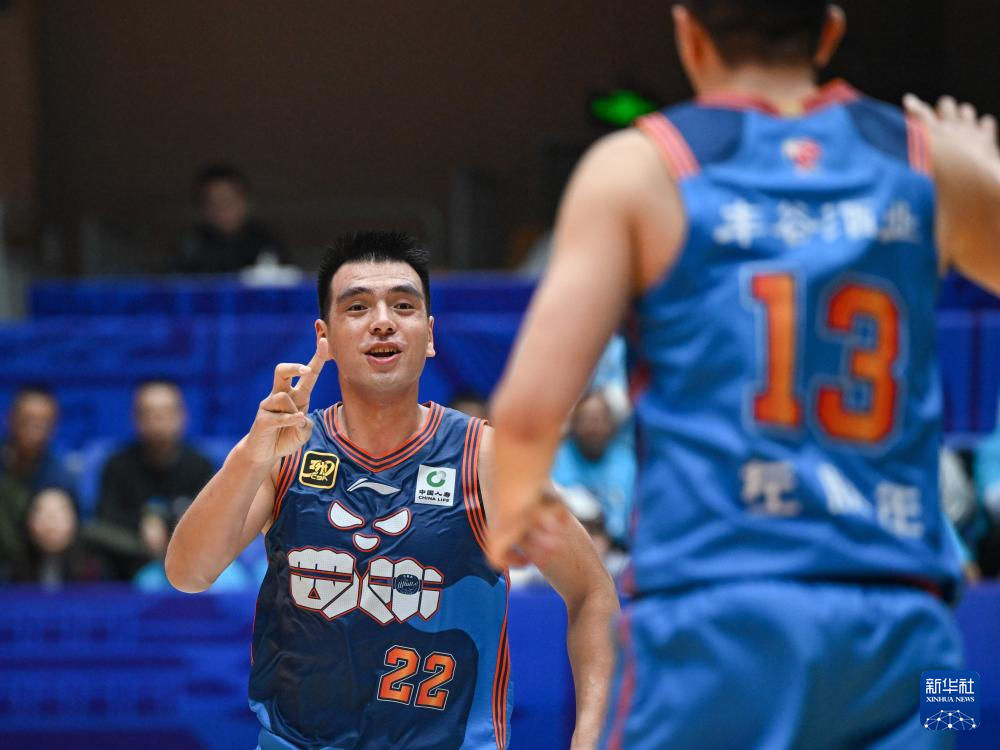 CBA常规赛：四川丰谷酒业不敌浙江方兴渡