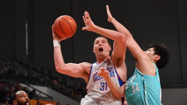 CBA俱乐部杯赛：青岛崂山啤酒胜天津先行者