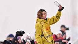 苏翊鸣问鼎2025-2026赛季单板滑雪大跳台世界杯