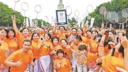 百城迎全运！万人共舞羽毛球操 创造吉尼斯世界纪录