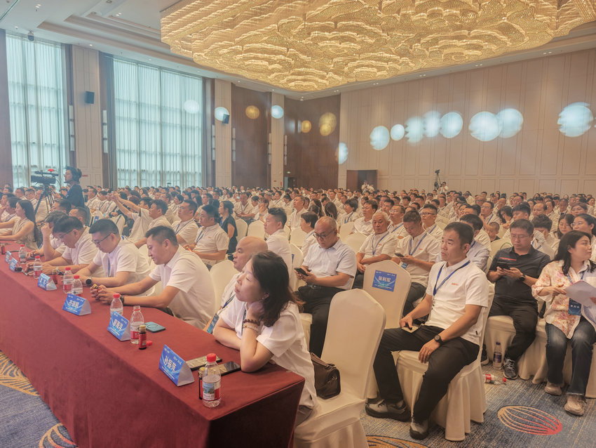 2025（第三届）果汁产业高质量发展峰会在三门峡举办_fororder_2025（第三届）果汁产业高质量发展峰会现场 摄影 李宏远