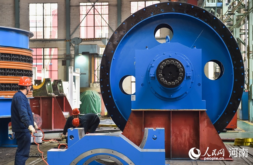 河南洛阳：开足马力赶订单_fororder_LOCAL1772960717849PDT881NDSA