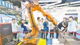 第二届中国（郑州）建筑产业与智能建造博览会开幕