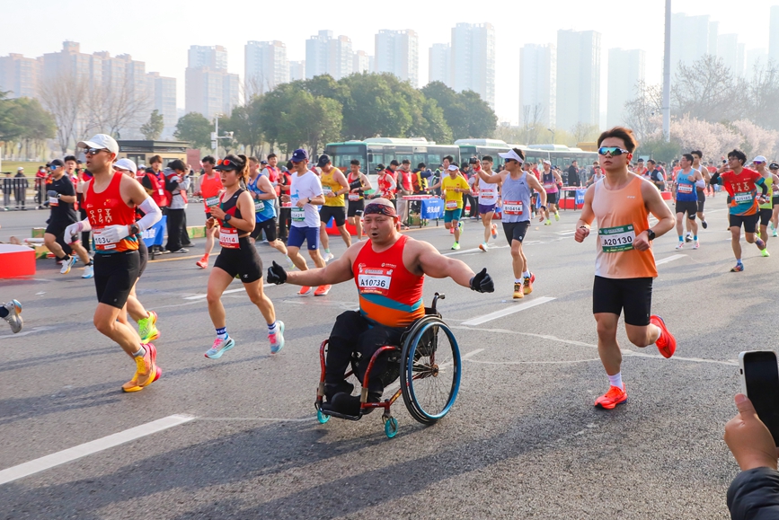 赴安马 读殷商！2.6万名跑者解锁“有文化的马拉松”_fororder_LOCAL1774176610742NF6XGO7L0L