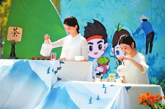 从“淮南茶 信阳第一”到“国潮顶流” 信阳毛尖凭啥冒尖_fororder_p41_s