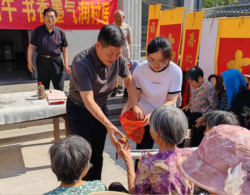 开封市杞县官庄乡：浓情“粽”意迎端午 书香墨气润村居_fororder_图片3