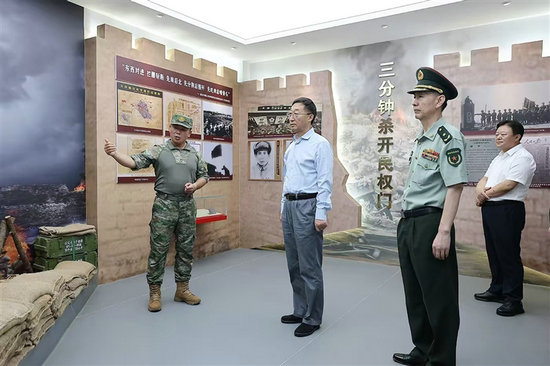 河南省委书记、省军区党委第一书记刘宁“八一”前夕走访慰问驻豫部队_fororder_微信图片_20250730024552_s