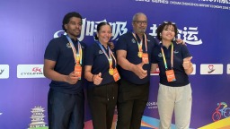 17国32名驻华使节逐风郑州航空港 共赴“丝路之约”