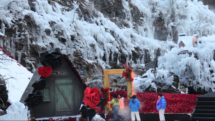 河南焦作：冰雪经济引客来