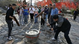 信阳市新县：古村糍粑香  民俗韵味长