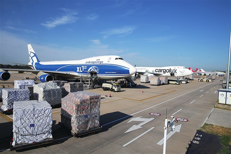 河南郑州：于开放处听潮声 在烟火中见韧性