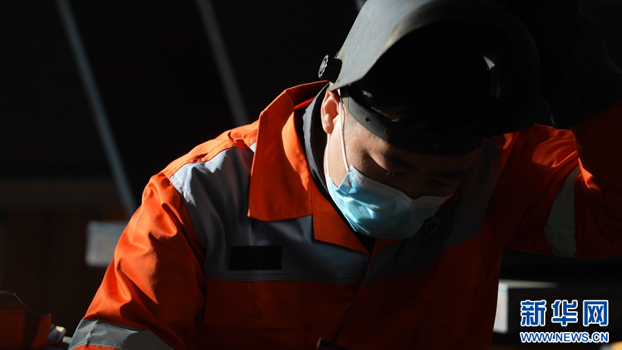 中国梦·大国工匠篇｜王安永：“钢铁裁缝”筑匠心