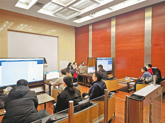 从“来回跑”到“一舱办” 焦作首创“招标人智慧服务舱”_fororder_p45_s