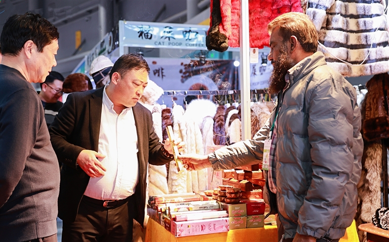 一座内陆城凭啥圈粉50国？——从驻马店农加会看展会对区域经济拉动效应