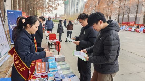 邮储银行周口市分行：金融知识宣传进校园 筑牢金融安全“青春防线”_fororder_图片2