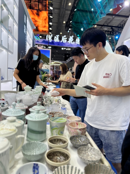 第二十一届深圳文博会启幕 河南馆解锁千年文明全新表达_fororder_5298d10e20b7460f871f5a6060fce336