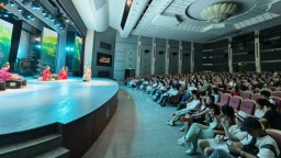 “五一”假期河南博物院人潮如织 接待人次超8万