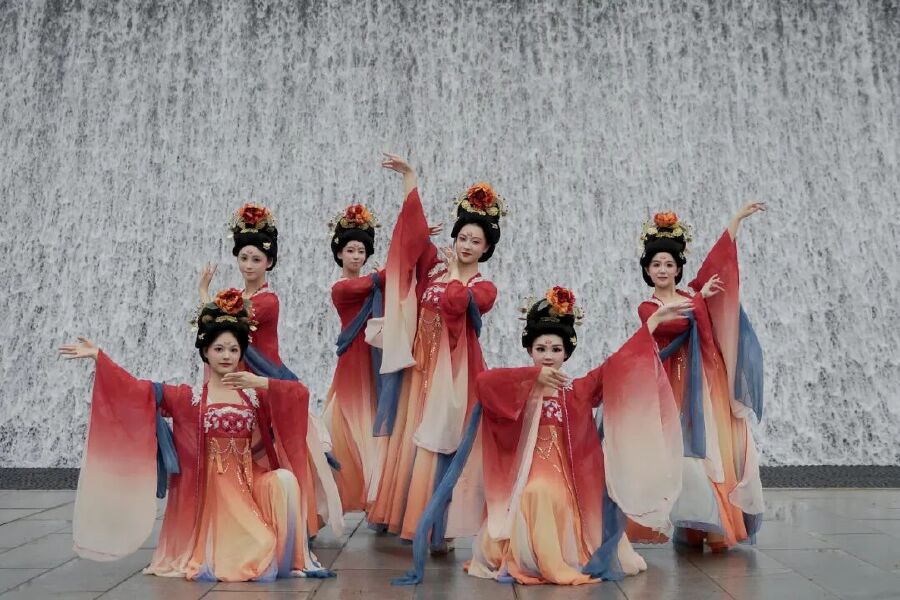 洛阳：国庆中秋假期接待游客879.45万人次 旅游收入75.63亿元