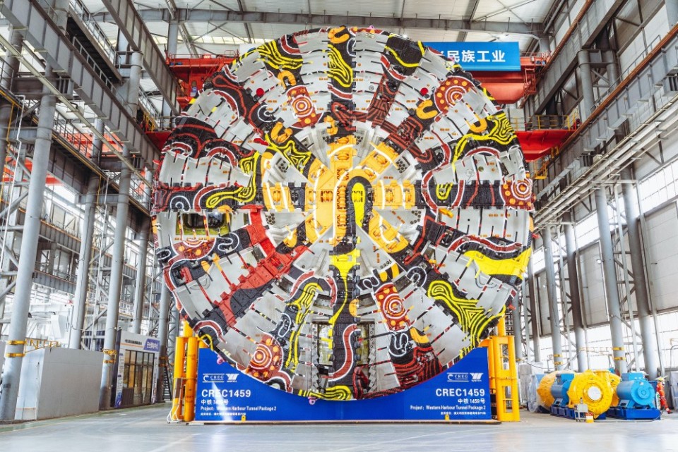 中国出口海外最大直径盾构机历时三个多月拆机发运集港 大国重器坐上轮船去悉尼