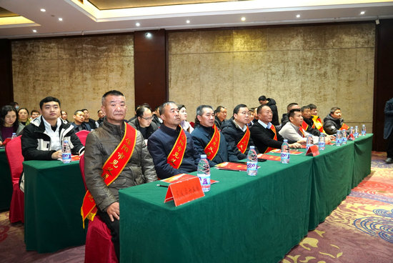 河南省2025“搜索见义勇为 点赞时代英雄”网络主题宣传活动在信阳启动_fororder_微信图片_20251223112620_1576_13