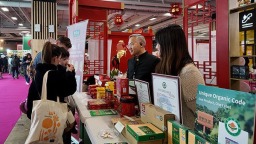 中国山药香飘塞纳河 “张宝山”随团亮相巴黎农博会