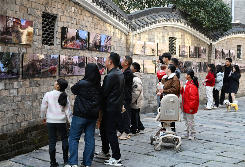 信阳市新县：老区新春文旅“火力全开”_fororder_围观城市记忆（焦汉平 摄）