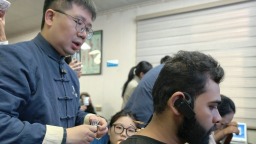 “针”不错！外国青年、网络达人揭开中医针法神秘面纱