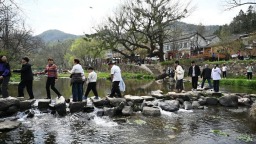 信阳市新县：古村踏春正当时