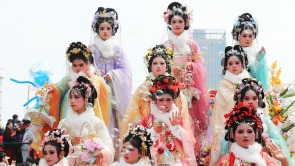 河南滑县：民俗盛宴醉游人